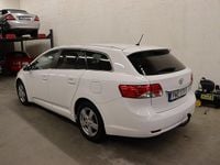 Begagnad Toyota Avensis Edition 124 HK (91 kW) 2014 Vit Kombi