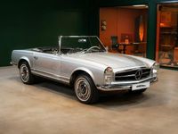 Begagnad Mercedes 230 150 HK (110 kW) 1965 Silver Cab