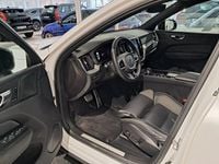 Begagnad Volvo XC60 R-Design 310 HK (228 kW) 2022 Chrystal white metallic SUV