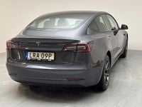 Begagnad Tesla Model 3 Standard Range 235 kW (320 HK) 2023 Grå Sedan