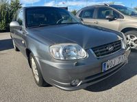 Begagnad Hyundai Accent 105 HK (77 kW) 2005 Grå Halvkombi