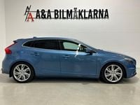 Begagnad Volvo V40 R-Design Momentum 120 HK (88 kW) 2015 Blå Halvkombi