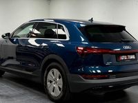 Begagnad Audi e-tron 230 kW (313 HK) 2020 Blå SUV