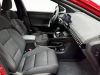 Begagnad MG MG4 EV 125 kW (170 HK) 2023 Röd Halvkombi