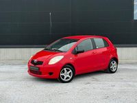 Begagnad Toyota Yaris 87 HK (63 kW) 2007 Röd Halvkombi