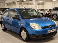 Begagnad Ford Fiesta 69 HK (50 kW) 2004 Blå Halvkombi