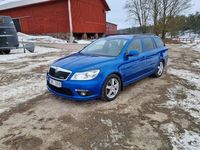 Begagnad Skoda Octavia RS 170 HK (125 kW) 2012 Raceblå Kombi