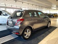 Begagnad Toyota Yaris Active 99 HK (72 kW) 2012 Grå Halvkombi