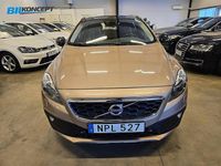 Begagnad Volvo V40 Summum 114 HK (83 kW) 2014 Brun Halvkombi