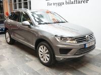 begagnad VW Touareg 3.0 TDI Panorama Värmare Designpkt Drag 2016, SUV