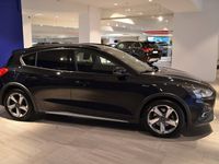 begagnad Ford Focus Active 1.0 EcoBoost 125hk Adaptiv farthållare Rattvärme V-hjul