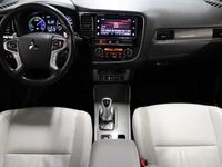 begagnad Mitsubishi Outlander P-HEV 2.4 Hybrid 4WD 224hk