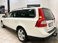 begagnad Volvo V70 2.5T 200hk Motorvärmare/Dragkrok/Helskinn