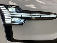 begagnad Volvo EX30 Twin Motor Performance Ultra 2023, SUV