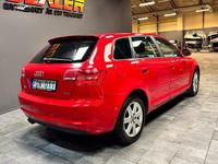 Begagnad Audi A3 Sportback Attraction 125 HK (91 kW) 2010 Röd Halvkombi