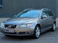 begagnad Volvo V70 2.4D Geartronic Summum/Nyservad/Drag/PDC/AUX