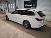 Begagnad BMW 330e M Sport 184 HK (135 kW) 2020 Vit Kombi