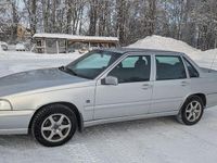 Begagnad Volvo S70 144 HK (105 kW) 1998 Ljusgrå/silver Sedan