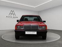 Begagnad Mercedes 190 105 HK (77 kW) 1985 Röd Sedan
