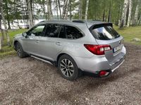 begagnad Subaru Outback 2.5 SUMMIT KROK VÄRMARE