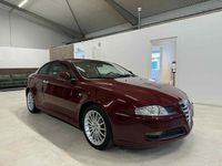 Begagnad Alfa Romeo GT Distinctive 166 HK (122 kW) 2005 Röd Sportkupé