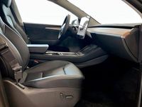 Begagnad Tesla Model Y Long Range AWD 378 kW (514 HK) 2024 Vit SUV