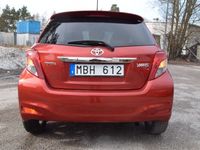 begagnad Toyota Yaris 5-dörrar 1.33 Multidrive S Panorama Style Euro 5