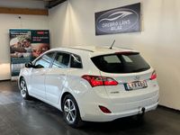 begagnad Hyundai i30 Kombi 1.6 CRDi,Lågmil,Ny besiktad,Ny servad,Drag