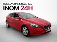 Begagnad Volvo V40 Momentum 150 HK (110 kW) 2014 Röd Halvkombi
