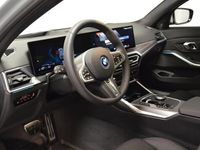 begagnad BMW 328 330e xDrive Touring M Sport Pro Innovation Drag H K 2024, Kombi