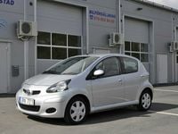 Begagnad Toyota Aygo 68 HK (50 kW) 2009 Silver Halvkombi