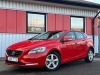 Begagnad Volvo V40 Kinetic 122 HK (89 kW) 2015 Röd Halvkombi
