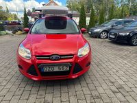 Begagnad Ford Focus Trend 95 HK (69 kW) 2013 Röd Kombi
