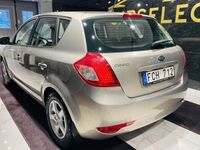 begagnad Kia Ceed Cee´d CEED1.6 CVVT AUTO LÅGMIL TVÅ ÄGARE 2010, Halvkombi