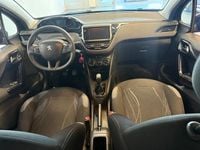 Begagnad Peugeot 208 82 HK (60 kW) 2014 Svart Halvkombi