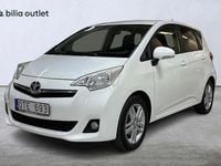 Begagnad Toyota Verso-S 99 HK (72 kW) 2012 Vit Minibuss