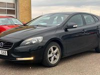 Begagnad Volvo V40 Kinetic 120 HK (88 kW) 2015 Svart Halvkombi