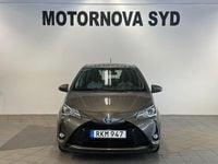 Begagnad Toyota Yaris Hybrid Active 101 HK (74 kW) 2017 Grå