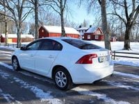 Begagnad Volvo S60 Kinetic 150 HK (110 kW) 2014 Vit Sedan