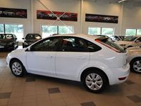 Begagnad Ford Focus 146 HK (107 kW) 2010 Vit Halvkombi