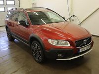 Begagnad Volvo XC70 Pro 181 HK (133 kW) 2015 Röd SUV