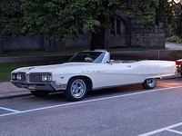 Begagnad Buick Electra 225 365 HK (268 kW) 1968 Omlackerad i äggvit Cab