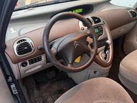 Begagnad Citroën Xsara Picasso 136 HK (100 kW) 2005 Grå Minibuss