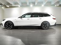 Begagnad BMW 550e Shadowline 313 HK (230 kW) 2025 Vit Kombi