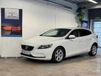 Begagnad Volvo V40 Momentum 190 HK (139 kW) 2014 Vit Halvkombi