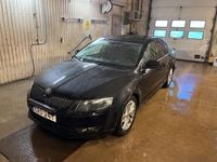 Begagnad Skoda Octavia Sport 150 HK (110 kW) 2014 Svart Halvkombi