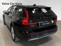 Begagnad Volvo V60 CC Core 200 HK (147 kW) 2023 Svart Kombi
