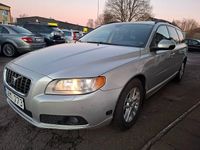 Begagnad Volvo V70 Momentum 145 HK (106 kW) 2009 Ljusgrå Kombi