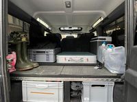 Begagnad Land Rover Defender 122 HK (89 kW) 2012 Santorini black Kombi