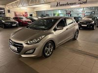 Begagnad Hyundai i30 Comfort 135 HK (99 kW) 2015 Brun Halvkombi